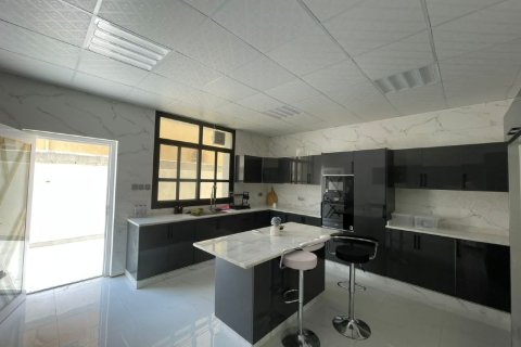 Villa à vendre à  Ras Al Khaimah, EAU 6 chambres, 929 m2 № 734671 - photo 3