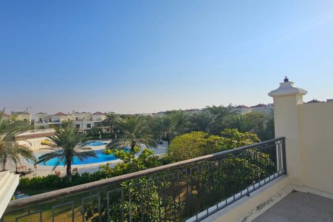 Radhus i Ras Al Khaimah, UAE 4 sovrum, 376 kvm Nr. 734670
