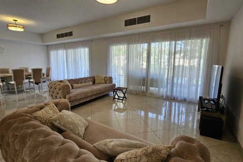 Városi lakóépület itt: Ras Al Khaimah, EAE, 4 hálószoba, 376 m², azonosító: 734670 - fénykép 5