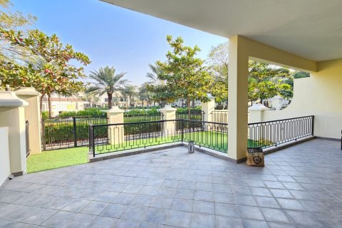 Városi lakóépület itt: Ras Al Khaimah, EAE, 4 hálószoba, 376 m², azonosító: 734670 - fénykép 2