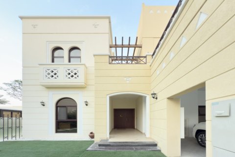 Huvila Mudon, Dubai, Arabiemiraatit 4 makuuhuonetta, 574 m2 № 704150 - kuva 9