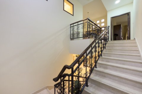 Huvila Mudon, Dubai, Arabiemiraatit 4 makuuhuonetta, 574 m2 № 704150 - kuva 13