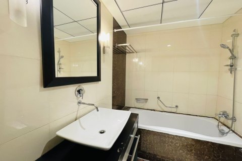Apartment in Jumeirah Lake Towers, Dubai, UAE 1 bedroom, 92 sq.m. № 704147 - photo 3