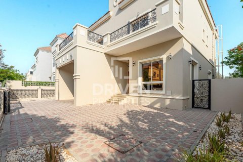 Villa à louer à The Villa, Dubai, EAU 5 chambres, 555 m2 № 757324 - photo 1