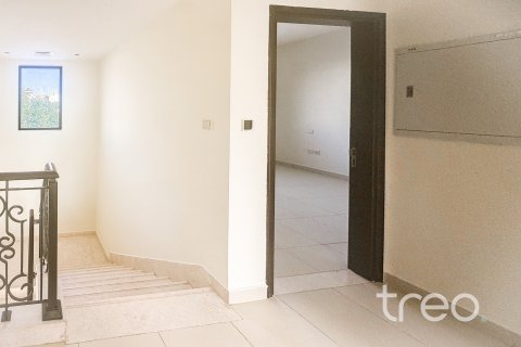 Townhouse in Reem, Dubai, UAE 3 bedrooms, 200.3 sq.m. № 741111 - photo 11