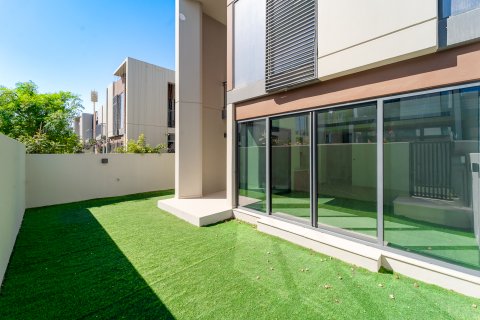 Dubai, संयुक्त अरब अमीरात में टाउनहाउस, 4 बेडरूम, 243 वर्ग मीटर, संख्या 696210 - फ़ोटो 8