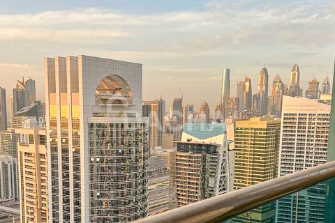 شقة للبيع في أبراج بحيرة جميرا، دبي، الإمارات العربية المتحدة 1 غرفة نوم ، 70 متر مربع ، رقم 717656 - صورة 1