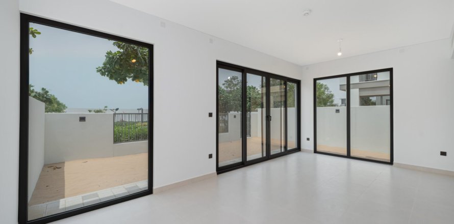 וילה ב Tilal Al Ghaf, Dubai, איחוד האמירויות 4 חדרי שינה, 235 מ"ר מספר 690629