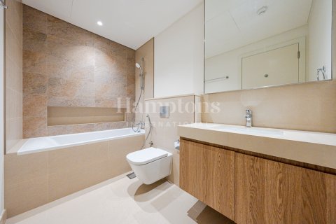 Apartmen di Zabeel, Dubai, UAE 1 bilik tidur, 69.11983200 meter persegi № 690684 - foto 4