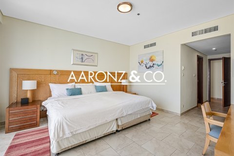 Apartment til leje i Jumeirah Beach Residence, Dubai, UAE 4 soveværelser, 344 kvm № 690561 - foto 12