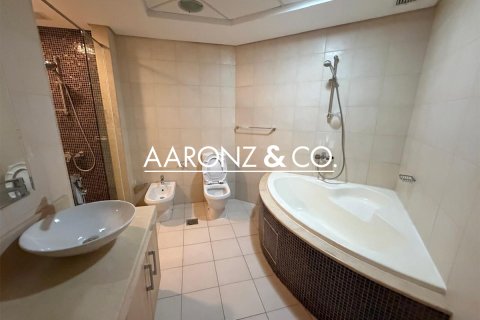 Appartamento in affitto a Palm Jumeirah, Dubai, EAU 3 camere da letto, 200 mq. № 690560 - foto 14