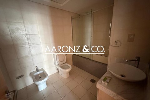 Appartamento in affitto a Palm Jumeirah, Dubai, EAU 3 camere da letto, 200 mq. № 690560 - foto 16