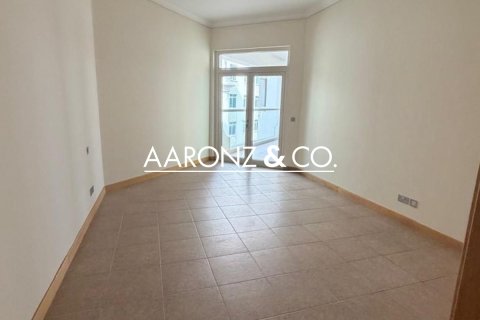 Appartamento in affitto a Palm Jumeirah, Dubai, EAU 3 camere da letto, 200 mq. № 690560 - foto 4