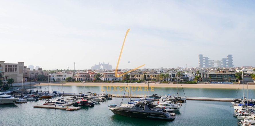 דירה ב Palm Jumeirah, Dubai, איחוד האמירויות 3 חדרי שינה, 227 מ"ר מספר 690559