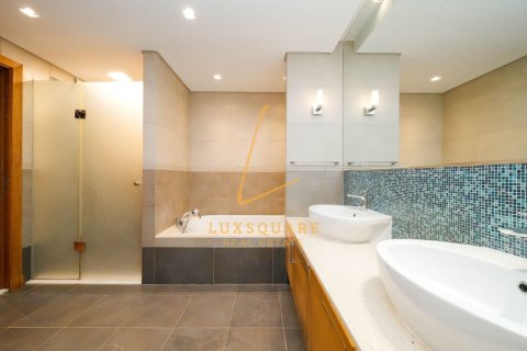 דירה להשכרה ב Palm Jumeirah, Dubai, איחוד האמירויות  3 חדרי שינה, 227 מ"ר, מספר 690559 - תמונה 20
