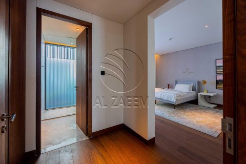 Villa on the Saadiyat Island, Abu Dhabi, UAE 6 bedrooms, 821 sq.m. № 615254 - photo 16