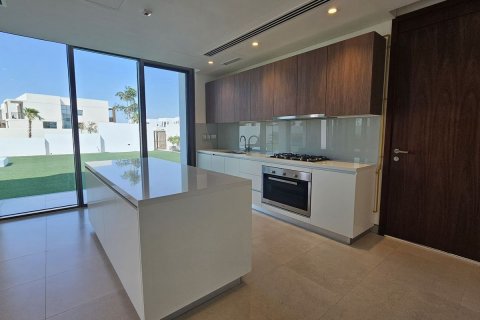 Pronë komerciale në Abu Dhabi, Emiratet e Bashkuara Arabe 4 dhoma gjumi, 337 m2. № 594752 - Foto 5