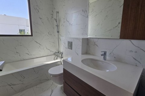 Pronë komerciale në Abu Dhabi, Emiratet e Bashkuara Arabe 4 dhoma gjumi, 337 m2. № 594752 - Foto 13