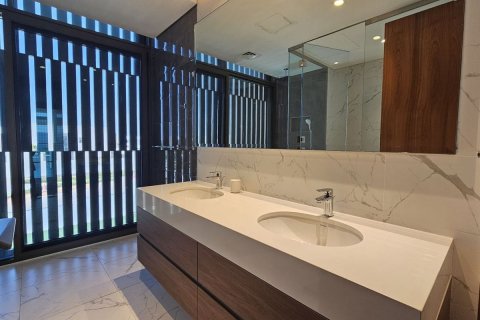 Pronë komerciale në Abu Dhabi, Emiratet e Bashkuara Arabe 4 dhoma gjumi, 337 m2. № 594752 - Foto 14