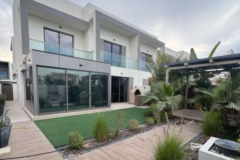 Shtëpi në qytet në Yas Island, Abu Dhabi, Emiratet e Bashkuara Arabe 3 dhoma gjumi, 333 m2. № 594765 - Foto 1