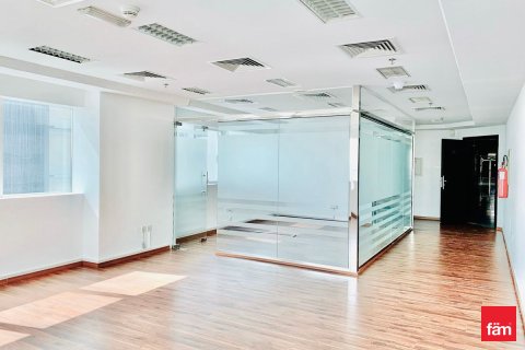 Oficina en alquiler en Al Barsha, Dubai, EAU 69 m2 № 661752 - foto 2
