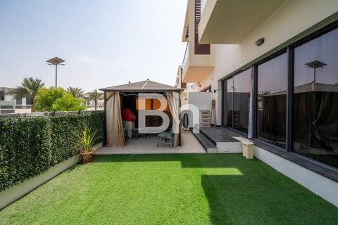 Al Furjan, Dubai, UAE의 판매용 타운하우스 침실 4개, 222제곱미터 번호 645371 - 사진 8