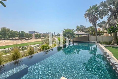 Villa te huur in Dubai Sports City, Dubai, VAE 5 slaapkamers, 640 vr.m., nr 645369 - foto 1