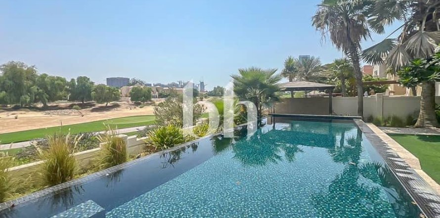 Villa in Dubai Sports City, Dubai, VAE 5 slaapkamers, 640 vr.m. nr 645369