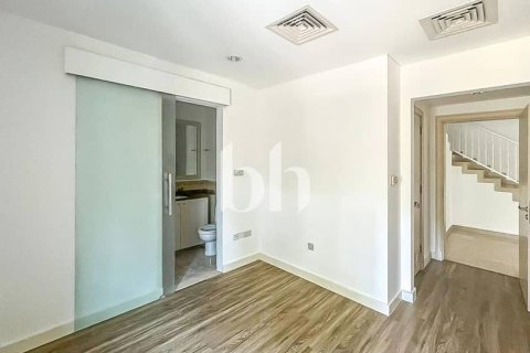 Villa te huur in Dubai Sports City, Dubai, VAE 5 slaapkamers, 640 vr.m., nr 645369 - foto 23