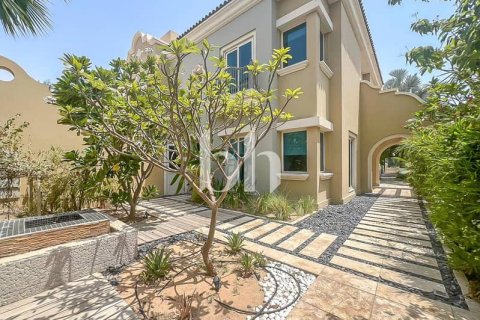Villa te huur in Dubai Sports City, Dubai, VAE 5 slaapkamers, 640 vr.m., nr 645369 - foto 4