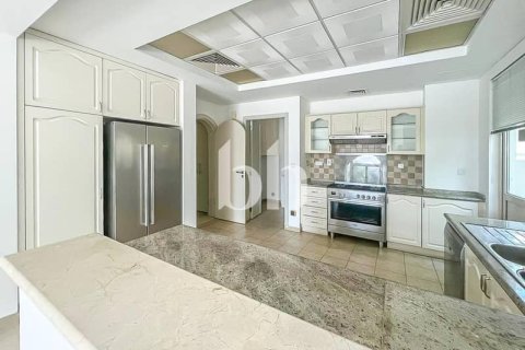 Villa te huur in Dubai Sports City, Dubai, VAE 5 slaapkamers, 640 vr.m., nr 645369 - foto 6