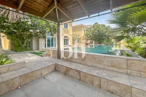 Villa te huur in Dubai Sports City, Dubai, VAE 5 slaapkamers, 640 vr.m., nr 645369 - foto 2