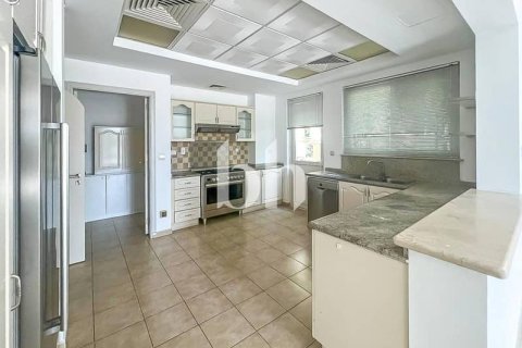Villa te huur in Dubai Sports City, Dubai, VAE 5 slaapkamers, 640 vr.m., nr 645369 - foto 7