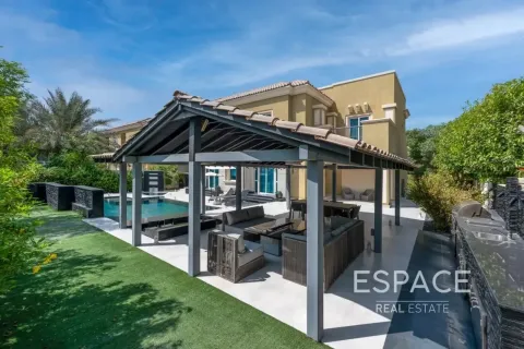 Vila u Dubai Sports City, Dubai, UAE 5 spavaćih soba, 539 m2 Br. 737916 - fotografija 2