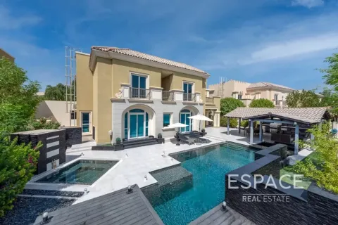 Vila u Dubai Sports City, Dubai, UAE 5 spavaćih soba, 539 m2 Br. 737916 - fotografija 3