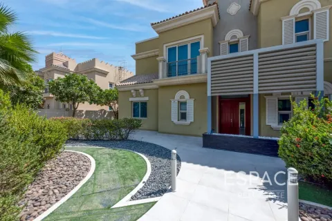 Vila u Dubai Sports City, Dubai, UAE 5 spavaćih soba, 539 m2 Br. 737916 - fotografija 16