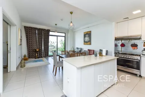 Kuća u nizu u Dubai, UAE 4 spavaćih soba, 217 m2 Br. 737920 - fotografija 3