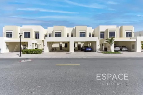 Kuća u nizu u Dubai, UAE 4 spavaćih soba, 217 m2 Br. 737920 - fotografija 19