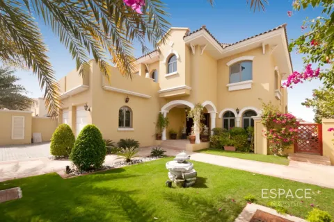 Vila u Palm Jumeirah, Dubai, UAE 4 spavaćih soba, 465 m2 Br. 737917 - fotografija 1