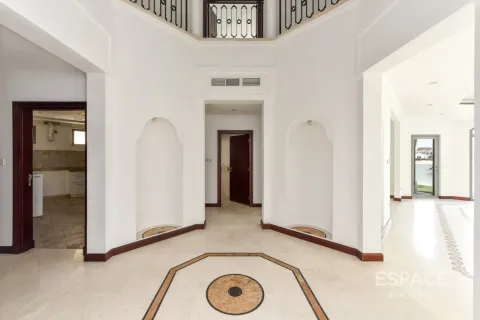 Vila u Palm Jumeirah, Dubai, UAE 4 spavaćih soba, 465 m2 Br. 737917 - fotografija 2