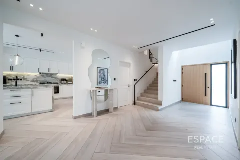 Vila u Meadows, Dubai, UAE 5 spavaćih soba, 372 m2 Br. 737919 - fotografija 3