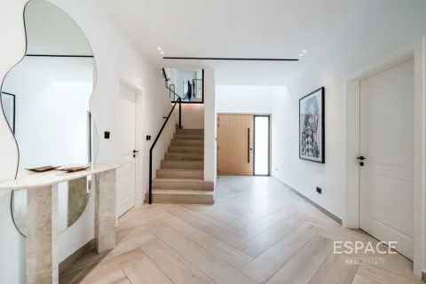 Vila u Meadows, Dubai, UAE 5 spavaćih soba, 372 m2 Br. 737919 - fotografija 4