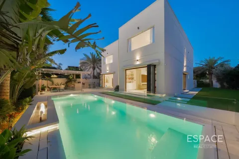 Vila u Meadows, Dubai, UAE 5 spavaćih soba, 372 m2 Br. 737919 - fotografija 1