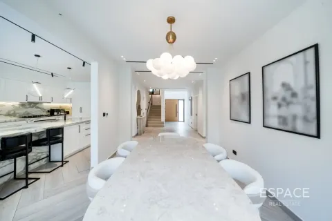 Vila u Meadows, Dubai, UAE 5 spavaćih soba, 372 m2 Br. 737919 - fotografija 7