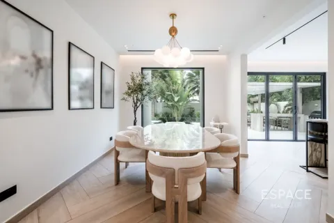 Vila u Meadows, Dubai, UAE 5 spavaćih soba, 372 m2 Br. 737919 - fotografija 8