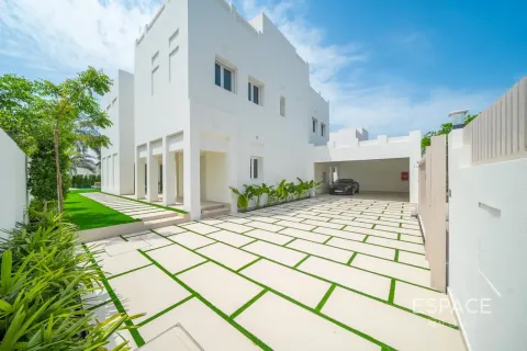 Vila u Meadows, Dubai, UAE 4 spavaćih soba, 441 m2 Br. 737918 - fotografija 20