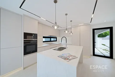 Vila u Meadows, Dubai, UAE 4 spavaćih soba, 441 m2 Br. 737918 - fotografija 5