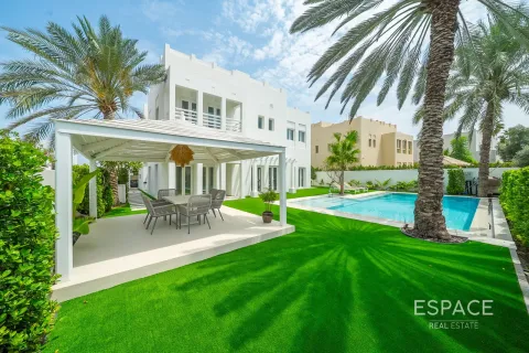Vila u Meadows, Dubai, UAE 4 spavaćih soba, 441 m2 Br. 737918 - fotografija 15