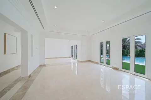 Vila u Meadows, Dubai, UAE 4 spavaćih soba, 441 m2 Br. 737918 - fotografija 4