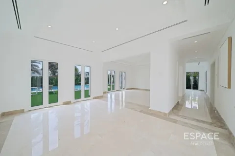 Vila u Meadows, Dubai, UAE 4 spavaćih soba, 441 m2 Br. 737918 - fotografija 2